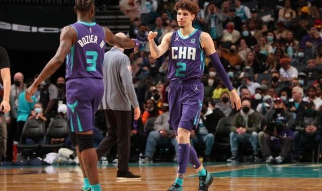 九游体育娱乐-新冠疫情再袭NBA！黄蜂一口气倒下四将 三球在列