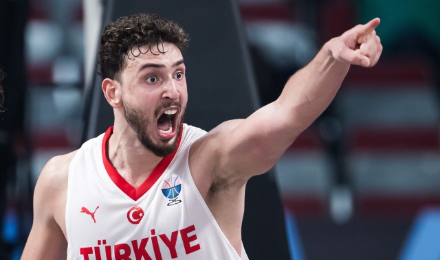 九游体育娱乐-土耳其主帅点出优势：申京内线表现超越字母哥